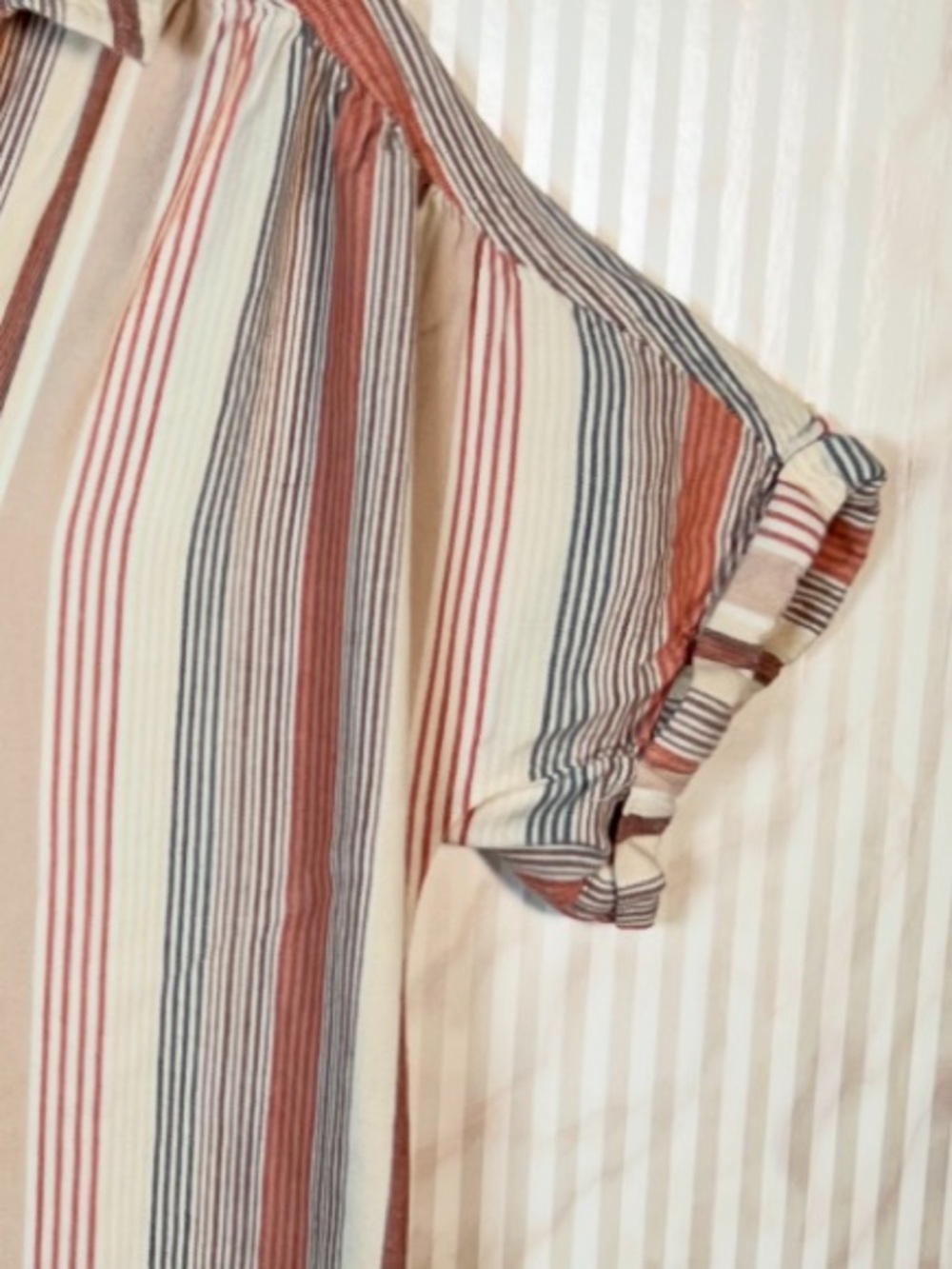 Universal Thread Vertical Striped Top - Picture 5 of 8